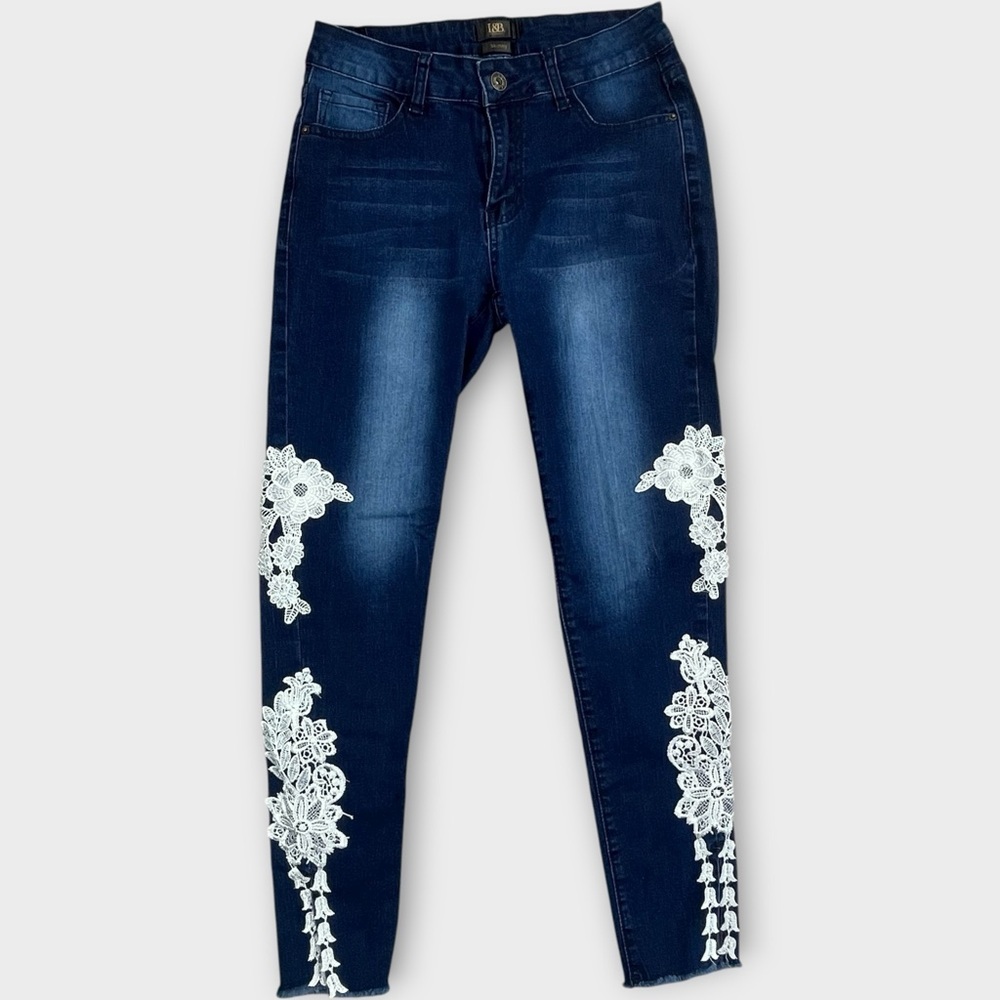 Lucky & Blessed Skinny Jeans Sz 6 Lace Applique Dark Wash Denim - Picture 2 of 7